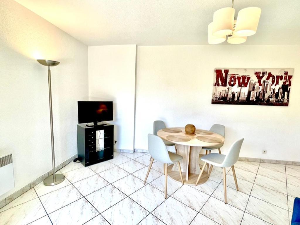 Charmant Rez De Jardin - 900M Plage De Pontaillac Apartment Роаян Екстериор снимка