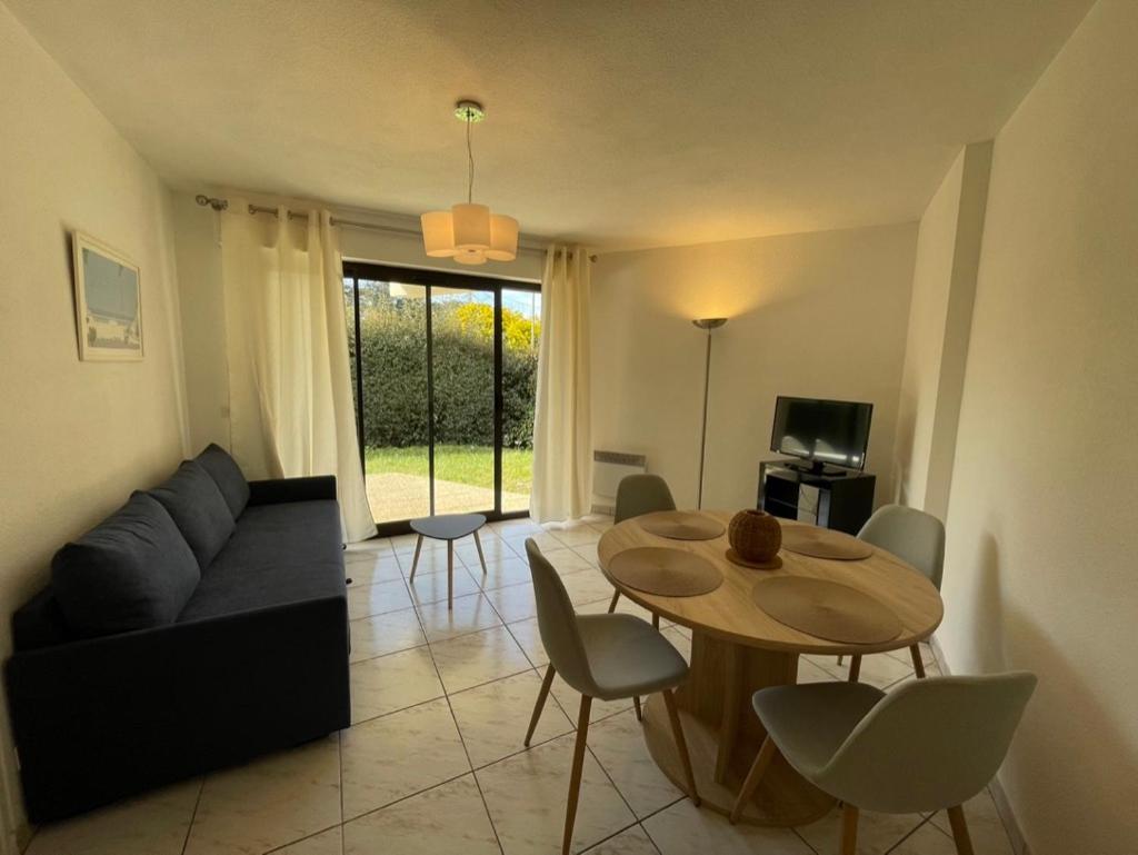 Charmant Rez De Jardin - 900M Plage De Pontaillac Apartment Роаян Екстериор снимка