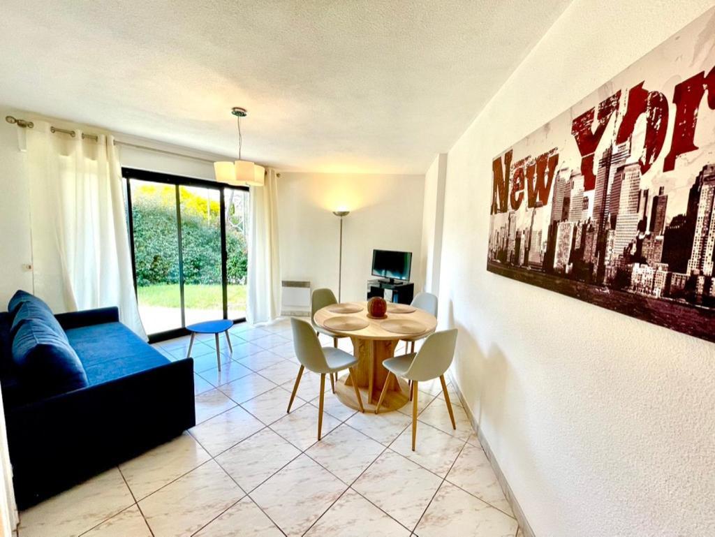 Charmant Rez De Jardin - 900M Plage De Pontaillac Apartment Роаян Екстериор снимка